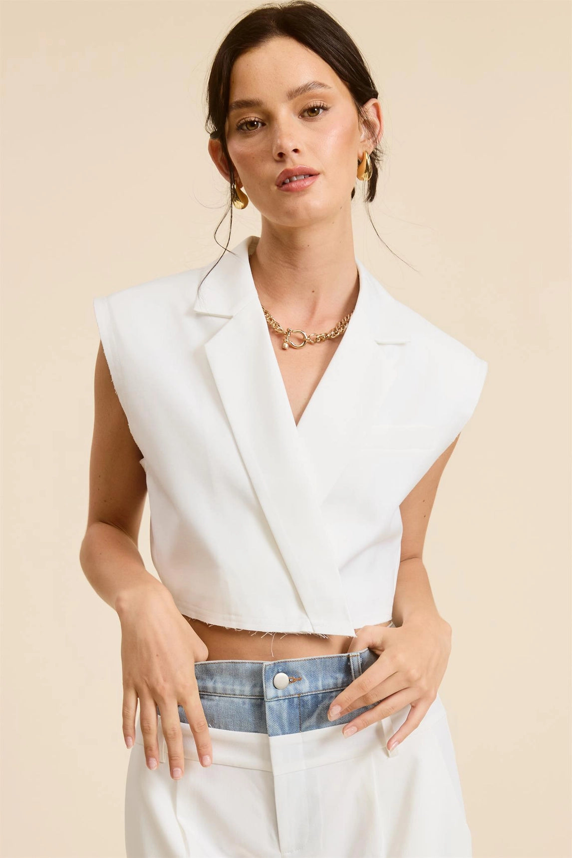 V-Neck Cropped Vest - White