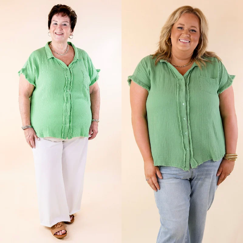 Right On Cue Button Up Raw Hem Top in Spring Green